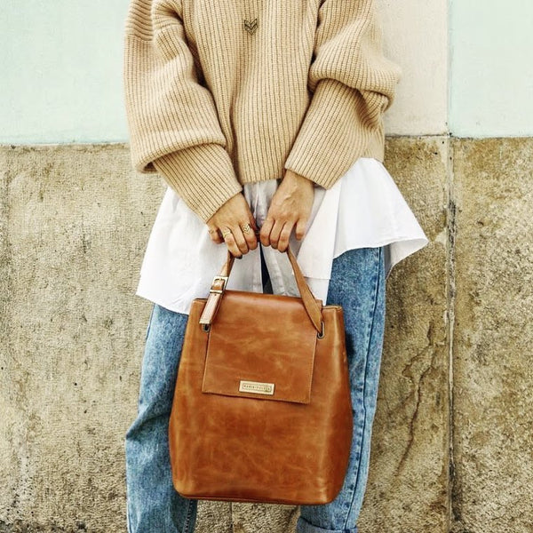 large shoulder bag in brown leather 