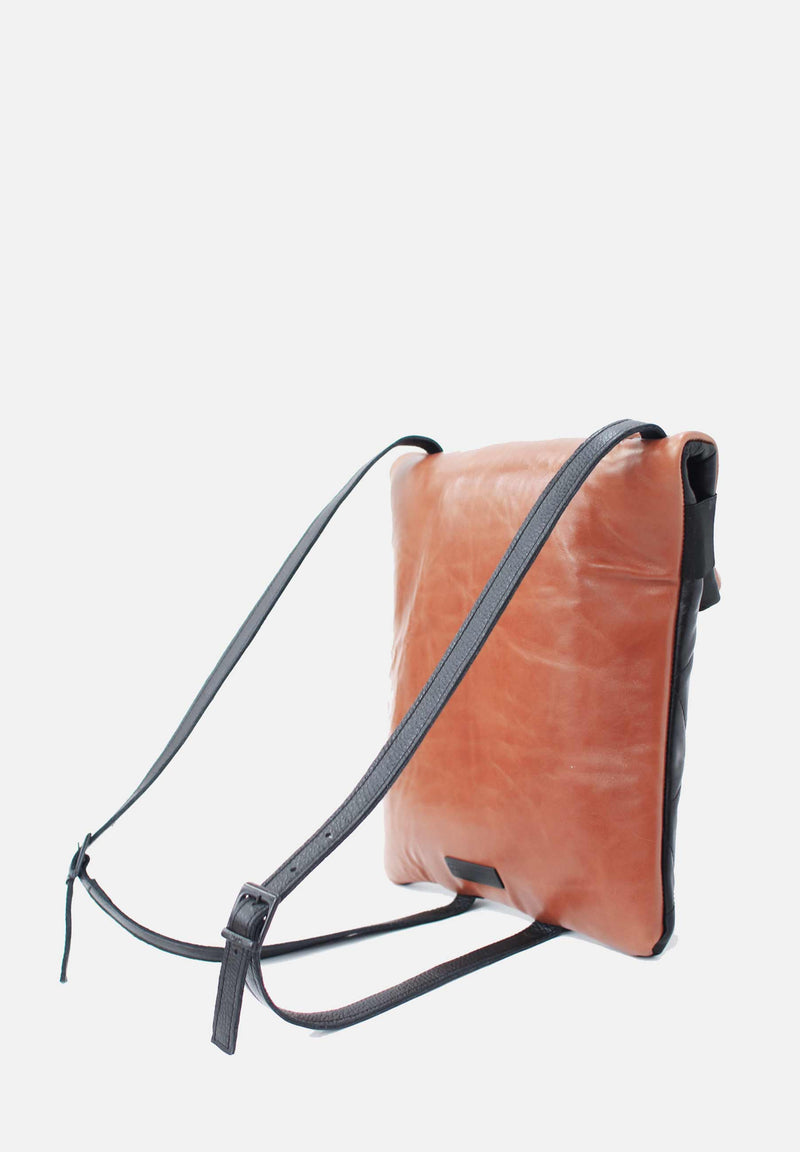 Backpack in brown and black leather slim 